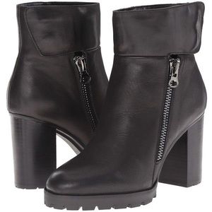 Sbicca Cello Black leather zip up booties